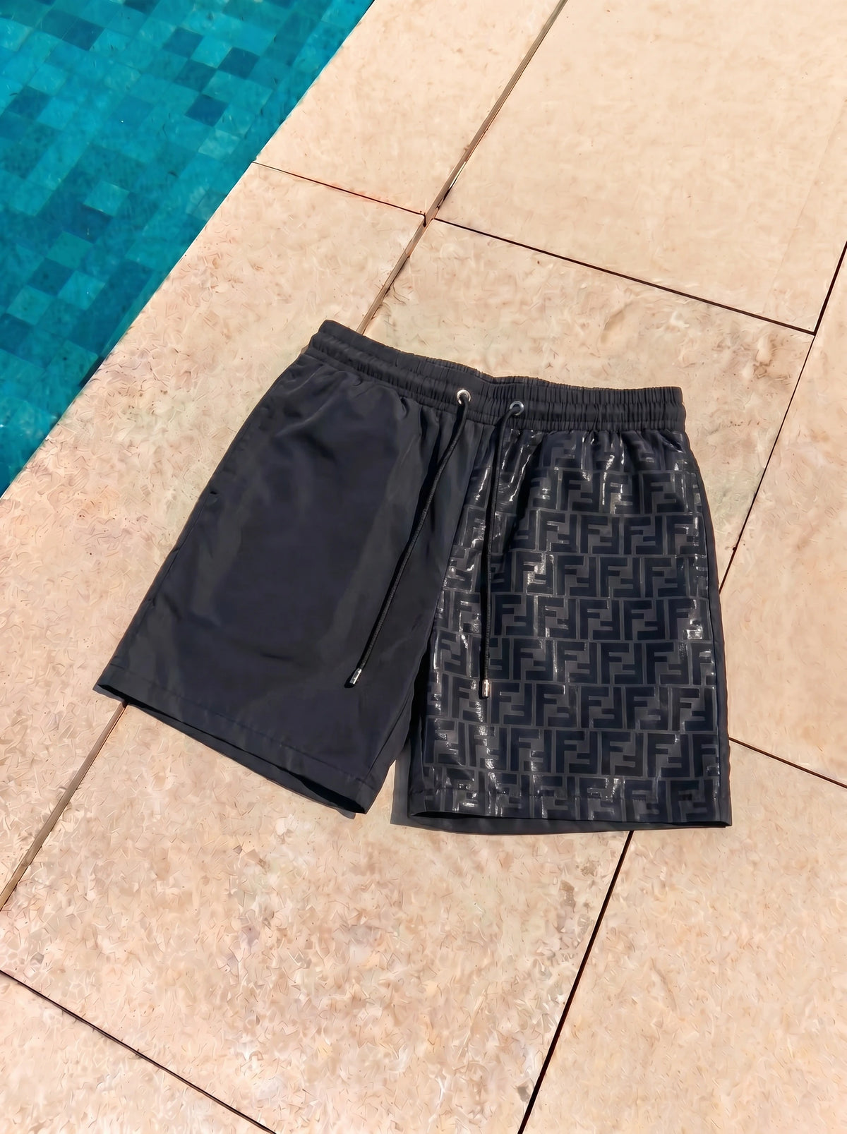 Short avec Motif "F" - Réactif