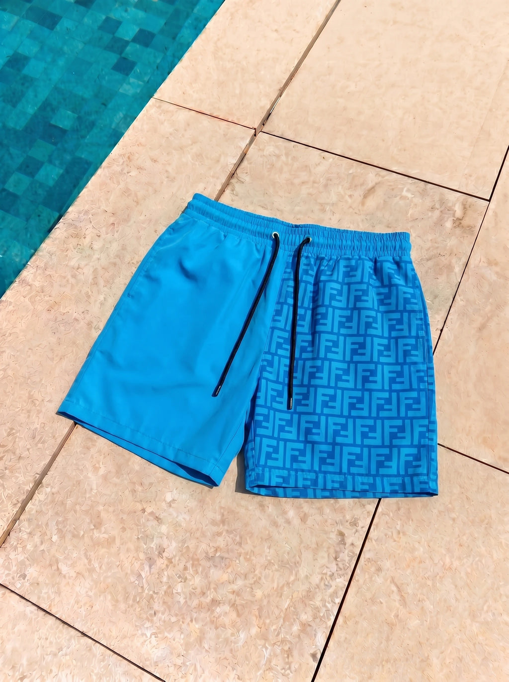 Short avec Motif "F" - Réactif